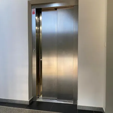 Perla Hradce 402